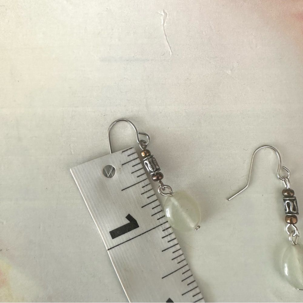 Green Quartz silver tone earrings - Picture 5 of 5
